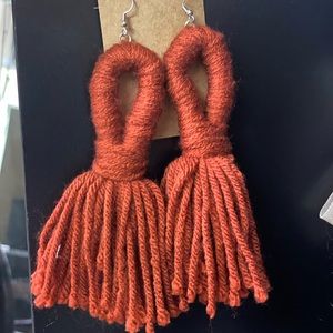 Yarn earrings burnt orange